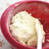 マフィン型で焼く　ベーコンとベビーチーズのスコーンの工程4