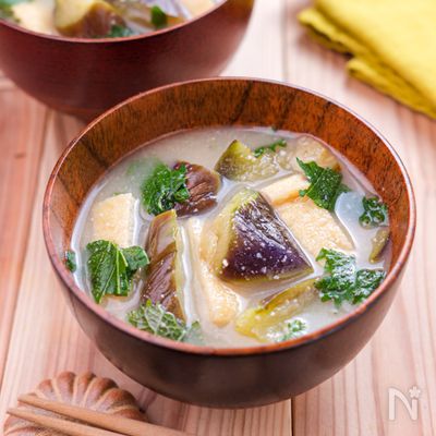 【なすと大葉のお味噌汁】とろっとなすに大葉の風味が絶品♪