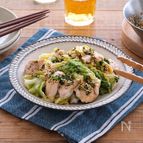 【ざく切り冷凍キャベツで】鶏むね肉とキャベツのフライパン蒸し