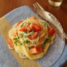 大葉が爽やか！トマトとシラスの冷製パスタ