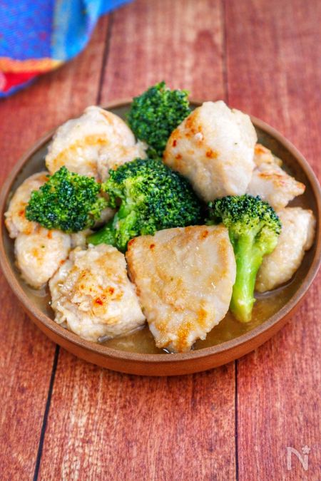 鶏むね肉とブロッコリーのガリバタポン酢炒め