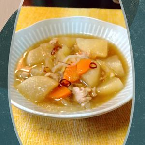 チョロリスの作ってみた!投稿(【肉じゃがならぬ肉大根】しみしみ大根がじゅわ〜っと絶品！！)