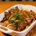 カリッとした食感が最高！豚バラとキャベツのチーズソース焼き