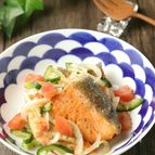 作り置きにも便利♪栄養豊富で食べやすい鮭のエスカベッシュ