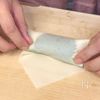 材料4つ!巻くだけ簡単✨絶品【海老アボカドチーズ春巻き】の工程3
