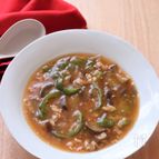 ピーマンと豚肉のピリ辛スープ