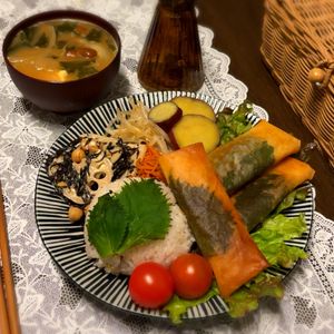 まころんの作ってみた!投稿(鯖缶と梅大葉チーズの春巻き)