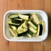 ワンパン10分!【ズッキーニの甘辛そぼろ炒め】ご飯すすむ♩の工程1