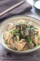 【レンコンとこんにゃくの旨だし明太子炒め】ごまの風味!激旨♪