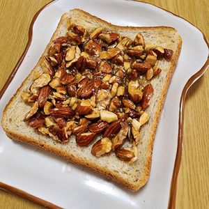 ナムディの作ってみた!投稿(簡単なのに悪魔級の美味しさ！「贅沢フロランタン風トースト」)