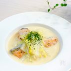 【10分で完成】フライパンひとつで簡単♡鮭と白菜のクリーム煮