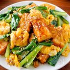 【厚揚げと小松菜のマヨたま炒め】パパッと10分！栄養◎