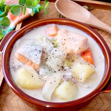 【鮭と白菜の和風クリームシチュー】ごはんと食べたい！