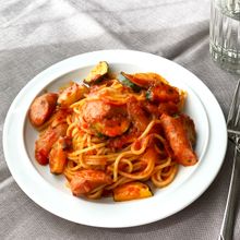 ウインナーとズッキーニのトマトパスタ