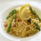 冷凍麺で簡単！サーモンとグリーンアスパラの豆乳パスタ