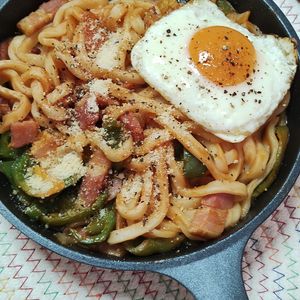 M＊Pの作ってみた!投稿(どこか懐かしい味♡お肉と野菜の旨味たっぷりうどんナポリタン)