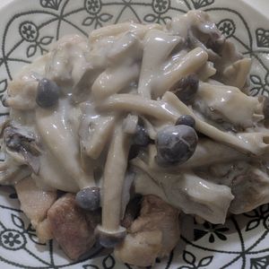 たかし（娘2人）の作ってみた!投稿(ワンパン15分！【上州地鶏のステーキきのこクリームソース】)