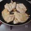 カリカリチーズチキンと白ワイン醤油オニオンの工程3