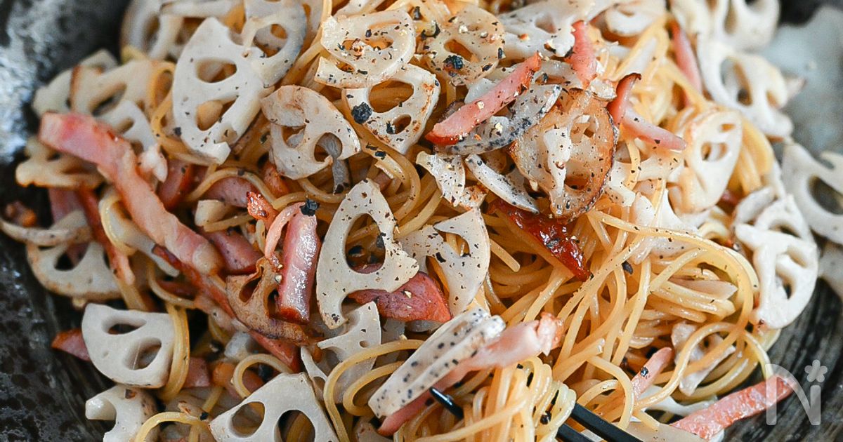 やみつき！ベーコンとれんこんのめんつゆバターパスタ