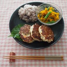 ささみと豆腐の塩麹ハンバーグ