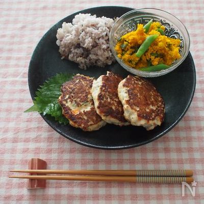 ささみと豆腐の塩麹ハンバーグ