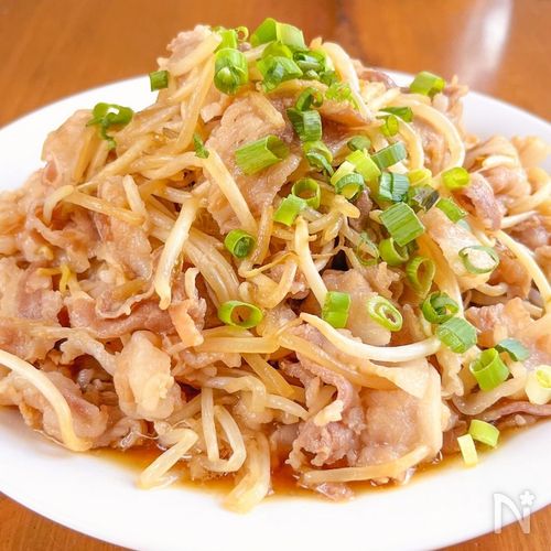 【60万回見られた】ご飯がすすむ!豚ともやしのあっさり煮風