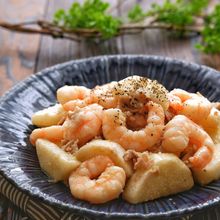 【らくレピ】豚こまとむき海老と長芋のにんにくマヨ炒め