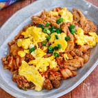 10分で簡単に♪豚キムチとふわふわ卵の中華炒め