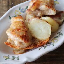 カリカリ癖になる美味しさ♡【チキンとポテトのチーズ焼き】