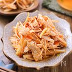 【ねぎと蒸し鶏のラーポン和え】食べるラー油でやみつき副菜！
