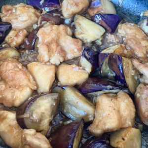ゆかりの作ってみた!投稿(ご飯がすすむ！【もも肉となすの油淋鶏風炒め】)