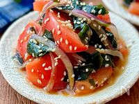トマトとワカメのまろやか中華サラダ