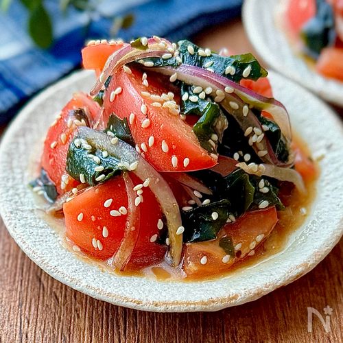 トマトとワカメのまろやか中華サラダ