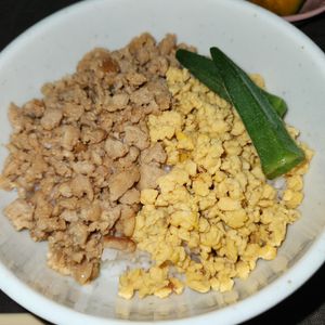 からこの作ってみた!投稿(5分で絶品!【王道の鶏そぼろ丼】簡単・混ぜるだけ♡)
