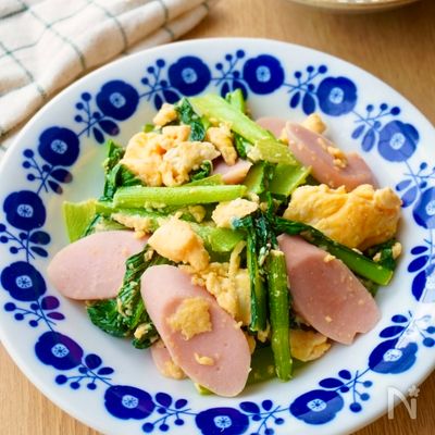 小松菜と魚肉ソーセージの卵炒め