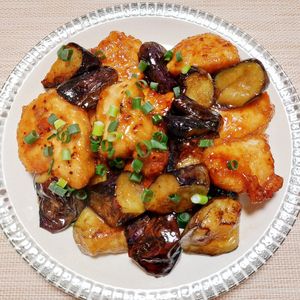よっこの作ってみた!投稿(あまから~♡鶏むね肉となすのてりやき♡)