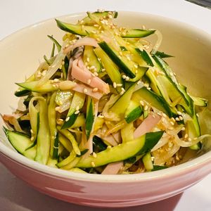 しーちゃんの作ってみた!投稿(5分で簡単!もやしときゅうりとハムの中華サラダ)