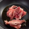 材料2つで手軽にガッツリ【うま塩豚丼】の工程1