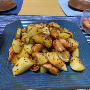 おずえるの作ってみた!投稿(【じゃがいもとウィンナーのマスタード炒め】お手軽おつまみ♡)