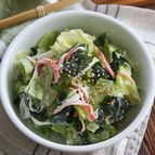 簡単サラダ♡レタスとわかめのカニカマ旨和え
