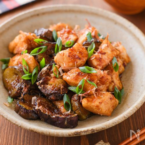 【鶏むね肉となすのおかか醤油炒め】繰り返し作りたい和風おかず