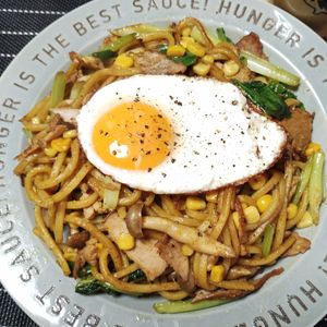 M＊Pの作ってみた!投稿(冷蔵庫の残り野菜deスパイシーカレー焼きそば)