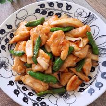 ボリューム満点♩鶏むね肉とししとうの味噌マヨ照り焼き