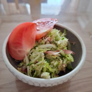 1125817の作ってみた!投稿(【蒸しキャベツの梅おかか和え】レンジ３分でラクうま♩)