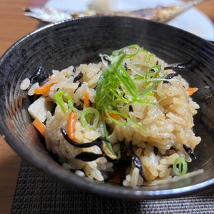 ぽちゃこの作ってみた!投稿(ついついおかわりしちゃう♡『ひじきと根菜の炊き込みご飯』)