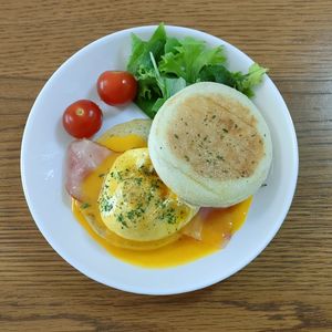 ぺんぎんの作ってみた!投稿(【基本のエッグベネディクト】お家で簡単！ホテルの朝食)
