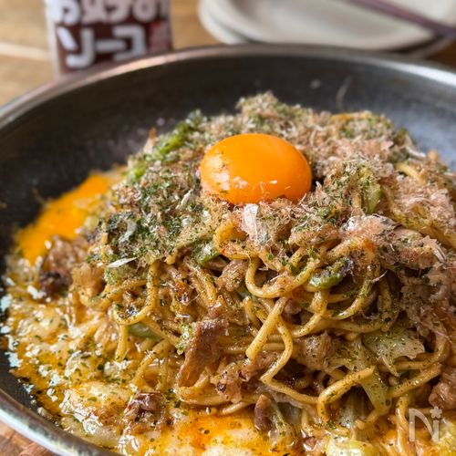 カリカリチーズの羽根つき焼きそば