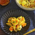 五香粉香るちくわと卵の中華風サラダ