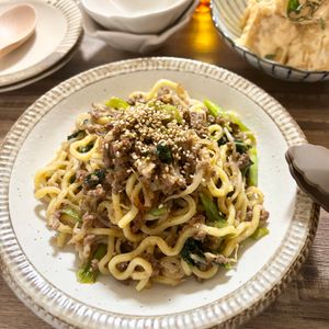 のりのり🐾🎀🤍の作ってみた!投稿(行列の定食屋さんの🍚うま辛🤩ごま担々もやし肉野菜炒め定食)