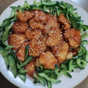なみへいの作ってみた!投稿(【鶏むねきゅうりのコチュ味噌チキン】柔らかむね肉で絶品おかず)